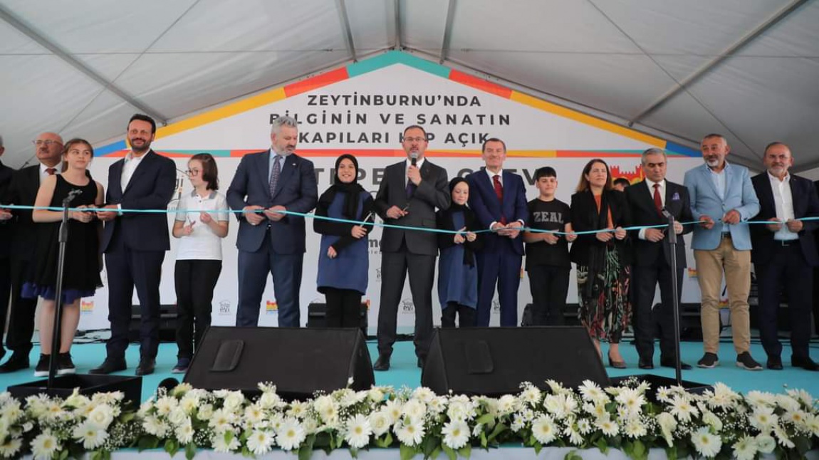 5. Sınıf  Öğrencilerimiz Zeytinburnu Maltepe Bilgi Evi Açılışına Katıldılar