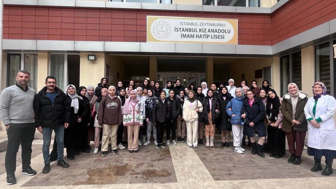 Neslişah Kız Anadolu İmam Hatip Lisesi 8.Sınıf Öğrencilerinin Okulumuzu  Ziyareti